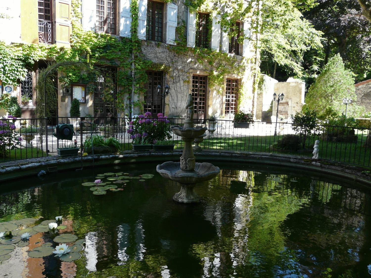 Logis Hostellerie Du Grand Duc Hotel Restaurant Gincla エクステリア 写真