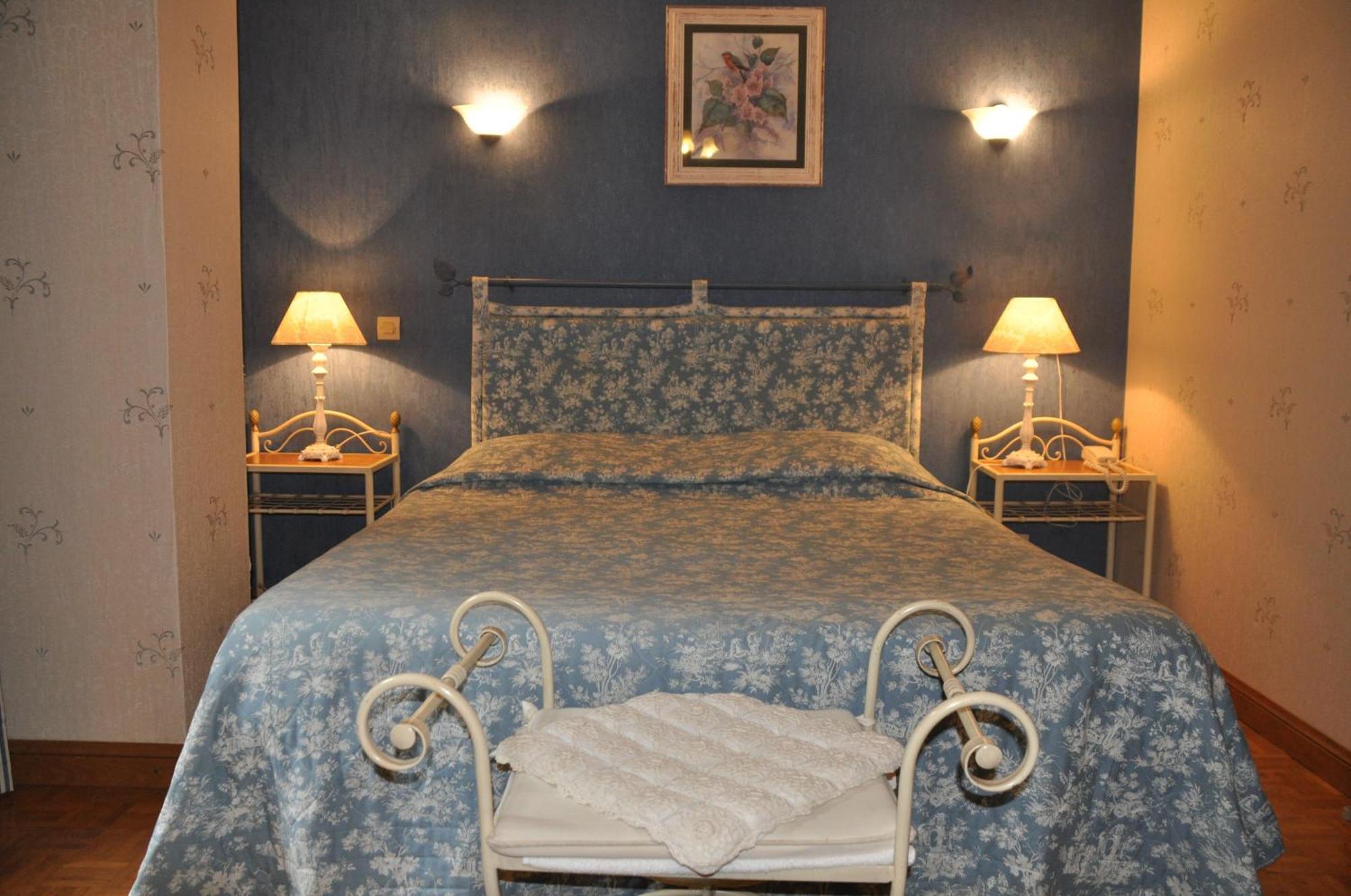 Logis Hostellerie Du Grand Duc Hotel Restaurant Gincla エクステリア 写真