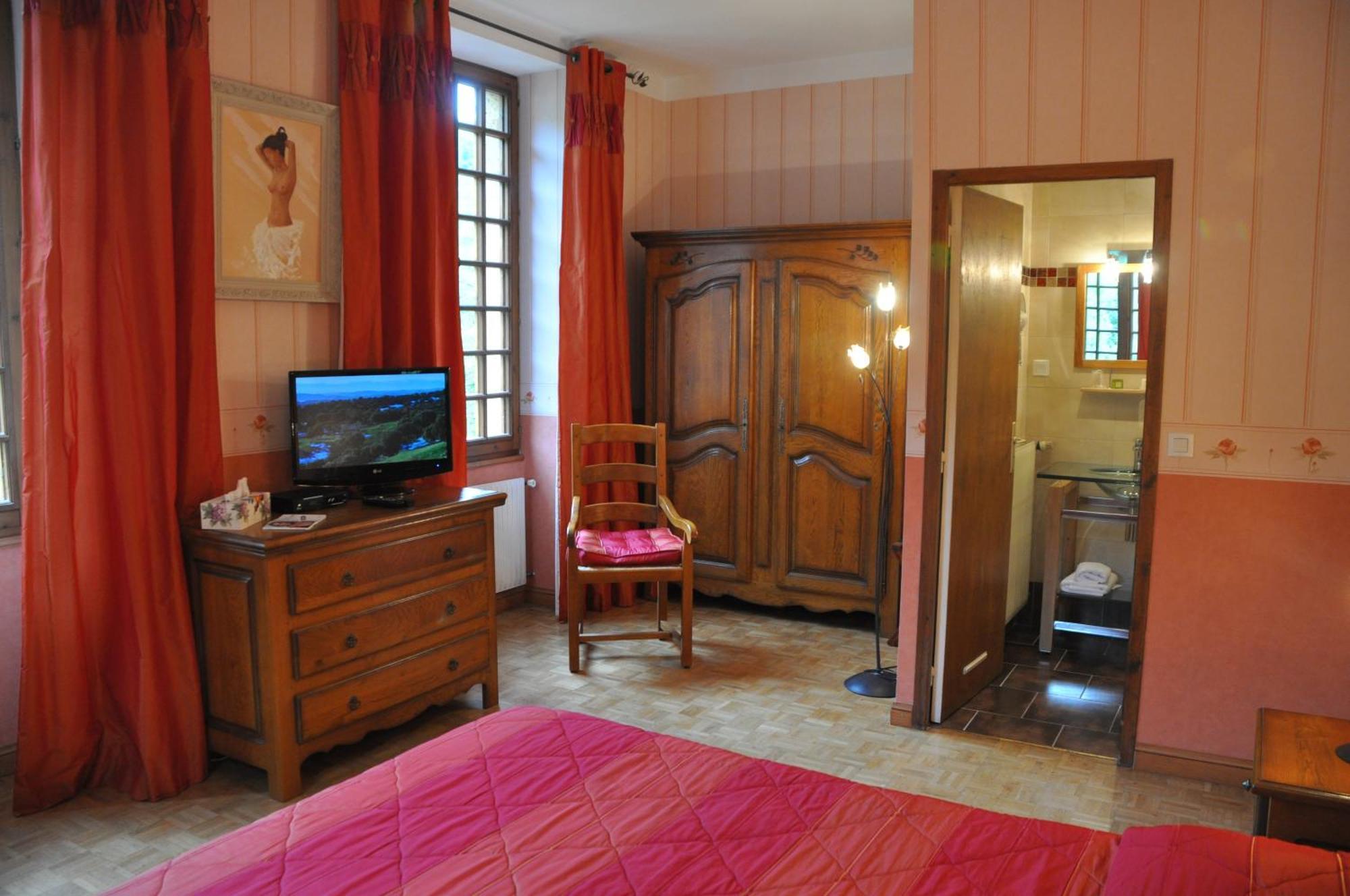 Logis Hostellerie Du Grand Duc Hotel Restaurant Gincla エクステリア 写真