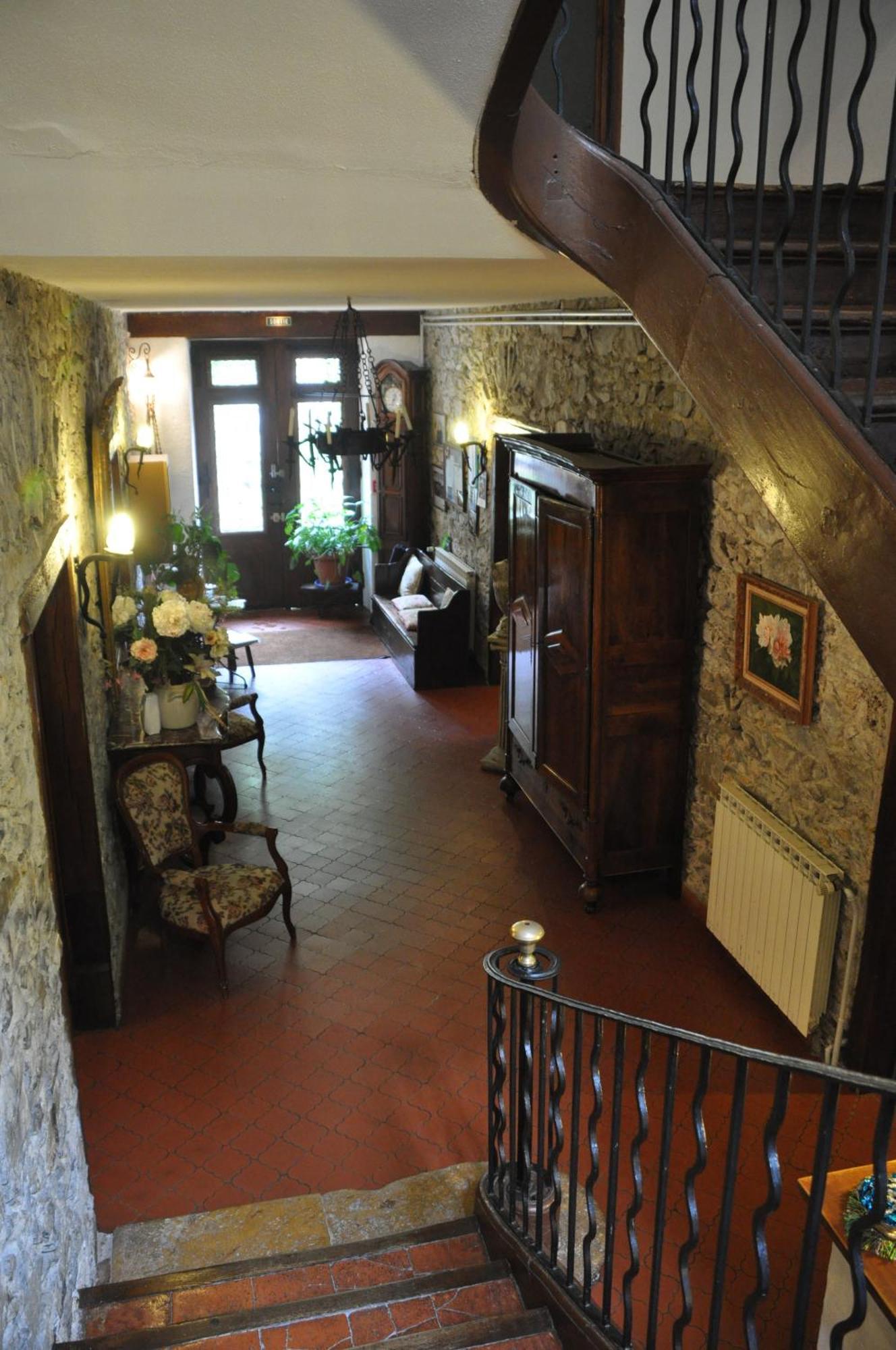 Logis Hostellerie Du Grand Duc Hotel Restaurant Gincla エクステリア 写真