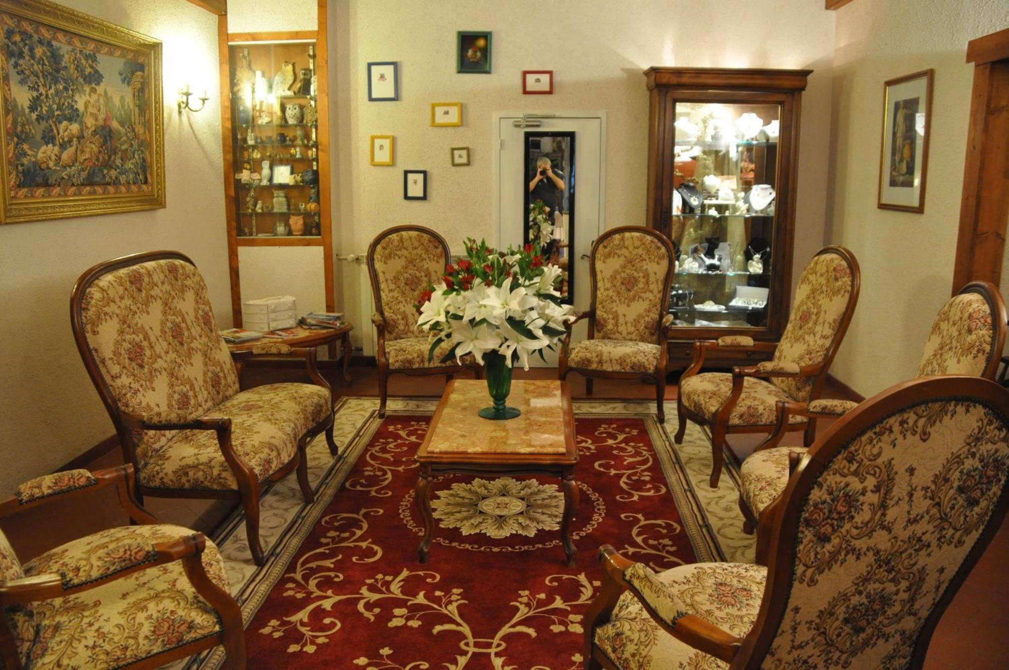 Logis Hostellerie Du Grand Duc Hotel Restaurant Gincla エクステリア 写真
