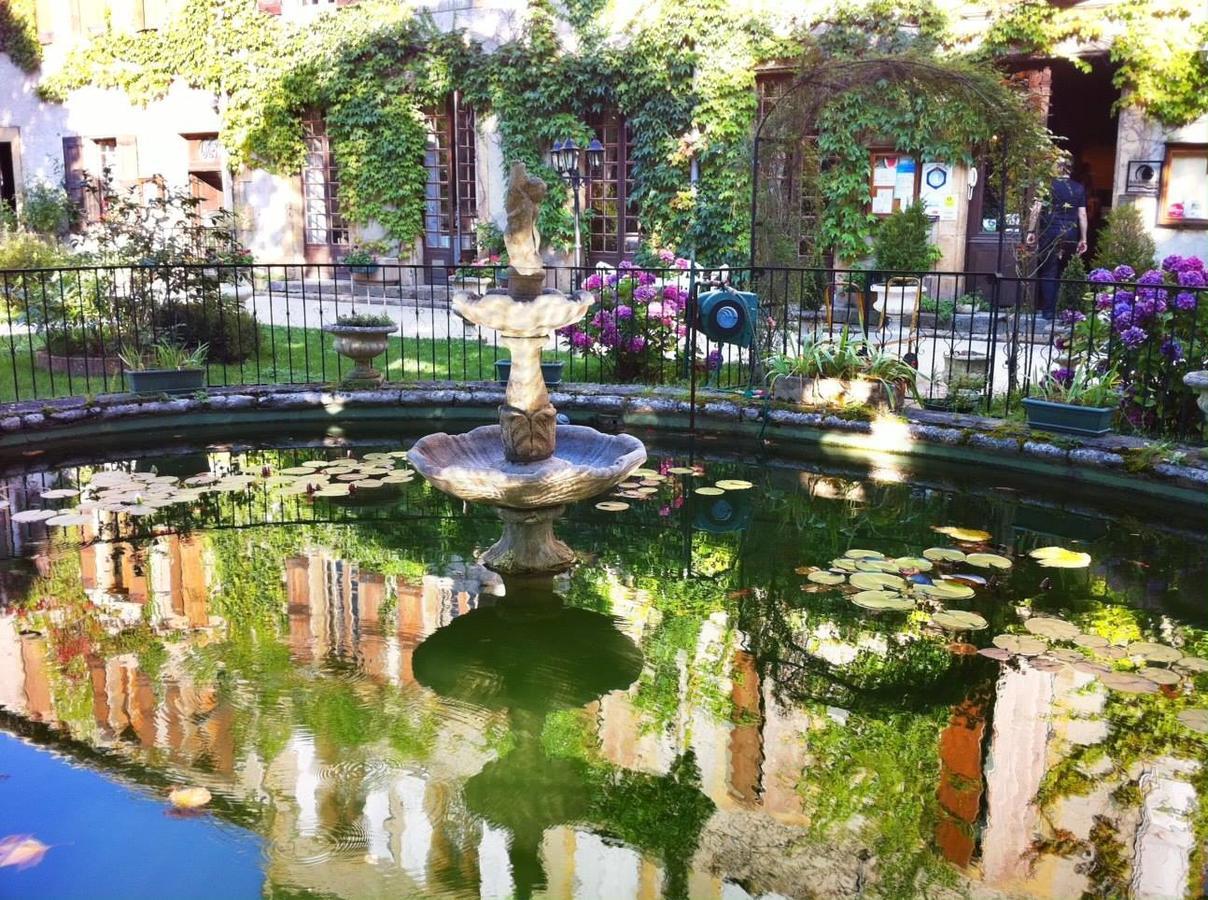 Logis Hostellerie Du Grand Duc Hotel Restaurant Gincla エクステリア 写真