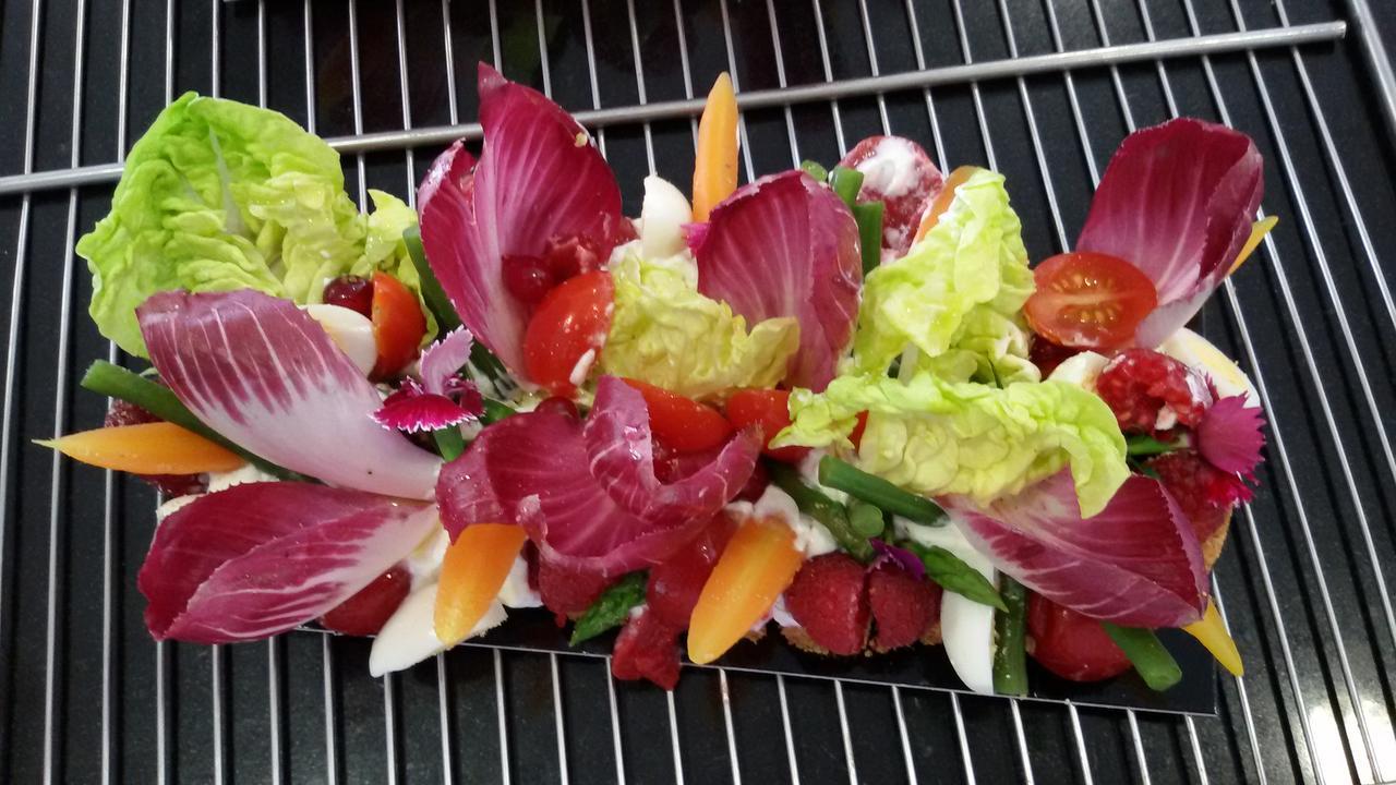 Logis Hostellerie Du Grand Duc Hotel Restaurant Gincla エクステリア 写真
