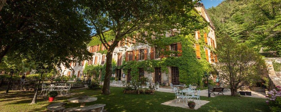 Logis Hostellerie Du Grand Duc Hotel Restaurant Gincla エクステリア 写真