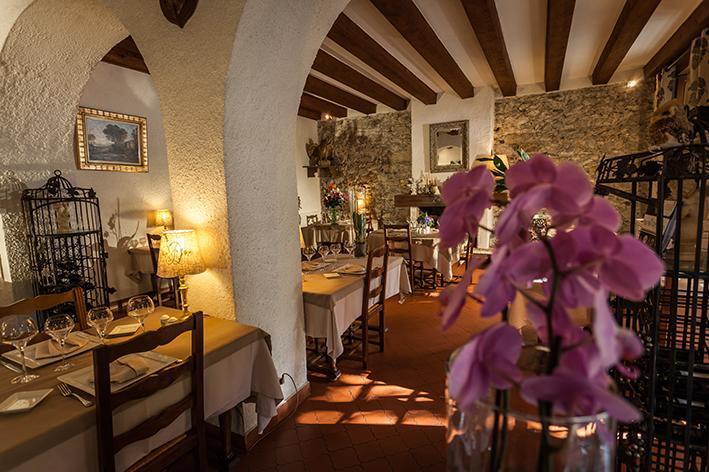 Logis Hostellerie Du Grand Duc Hotel Restaurant Gincla エクステリア 写真