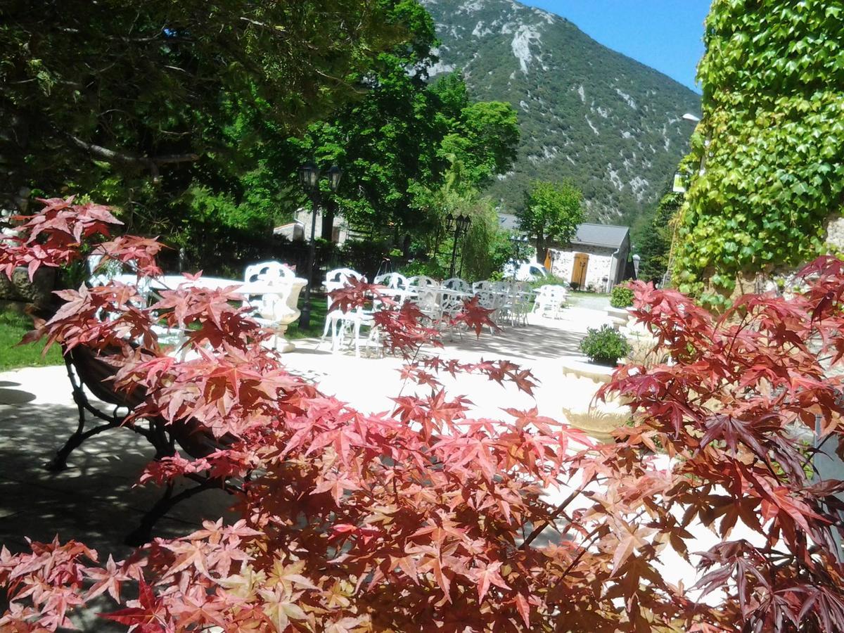 Logis Hostellerie Du Grand Duc Hotel Restaurant Gincla エクステリア 写真