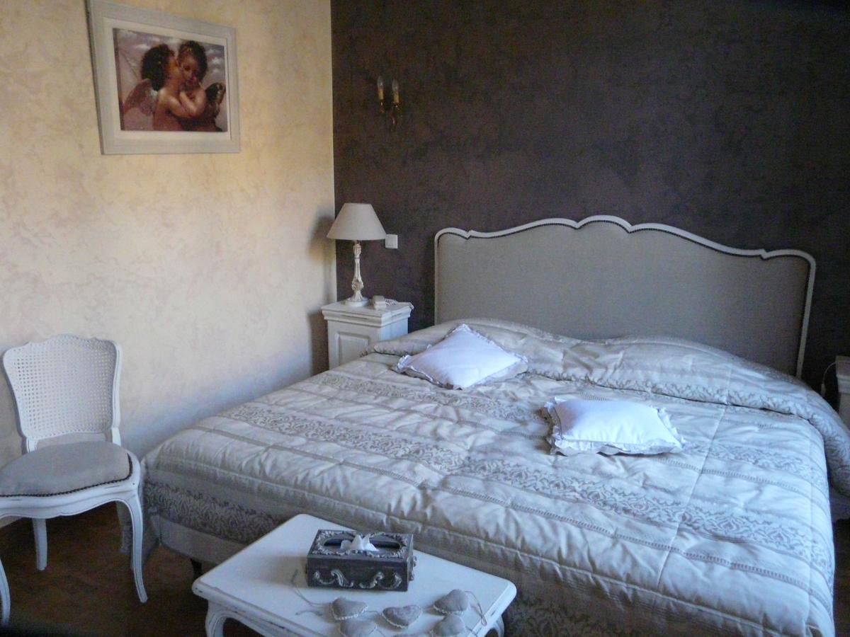Logis Hostellerie Du Grand Duc Hotel Restaurant Gincla エクステリア 写真