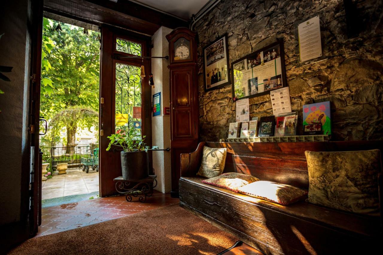 Logis Hostellerie Du Grand Duc Hotel Restaurant Gincla エクステリア 写真