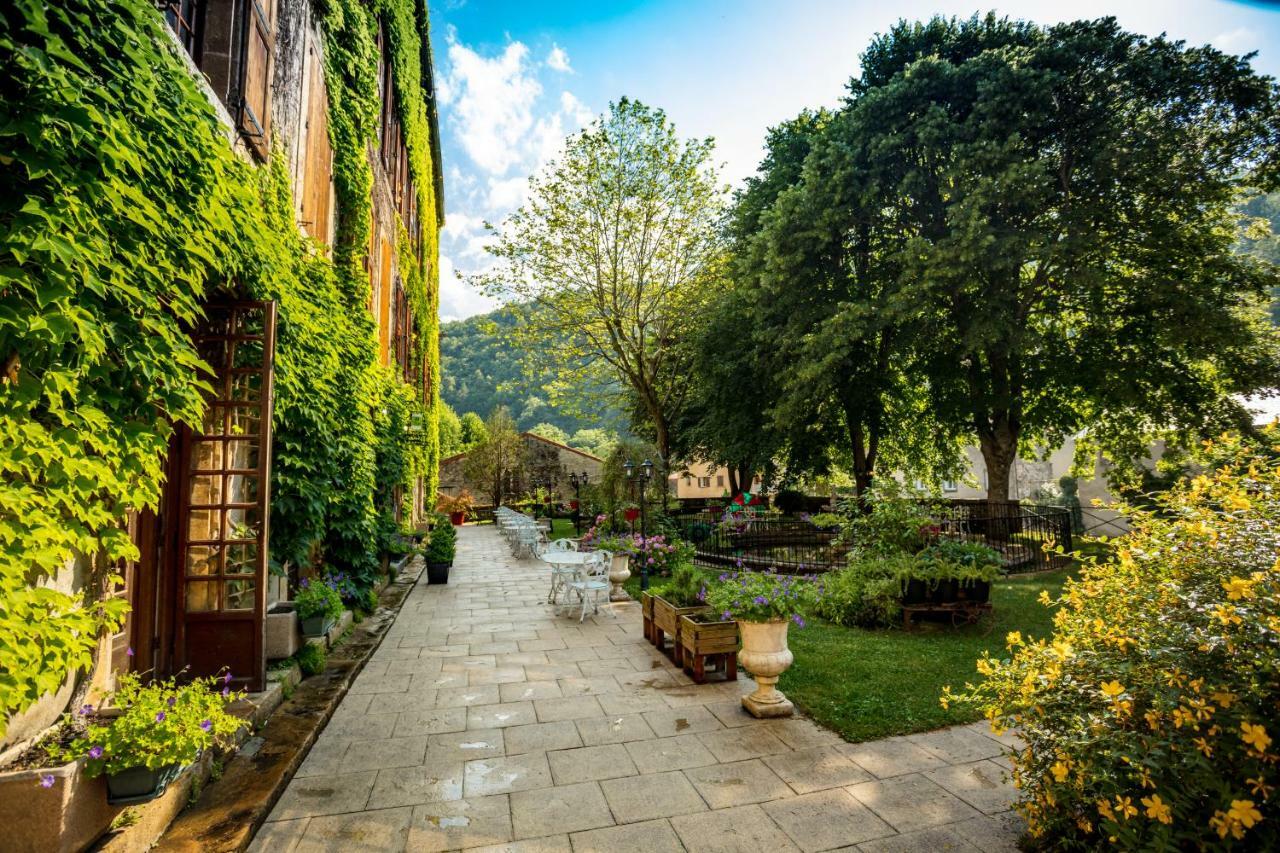 Logis Hostellerie Du Grand Duc Hotel Restaurant Gincla エクステリア 写真