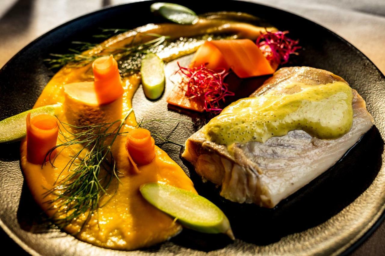 Logis Hostellerie Du Grand Duc Hotel Restaurant Gincla エクステリア 写真